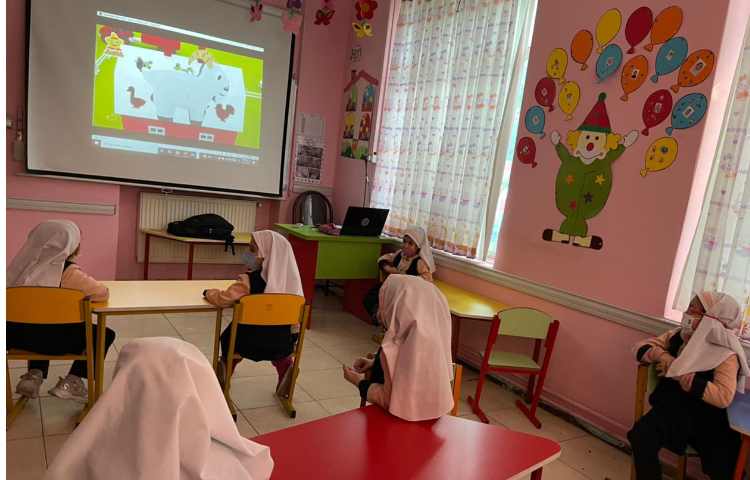 خواندن قرآن به زبان انگلیسی و یاد گیری درس جدید 5