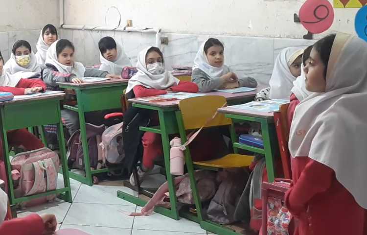 خواندن قرآن دانش آموز عزیز پایه دوم دبستان پرتوعلوی 1