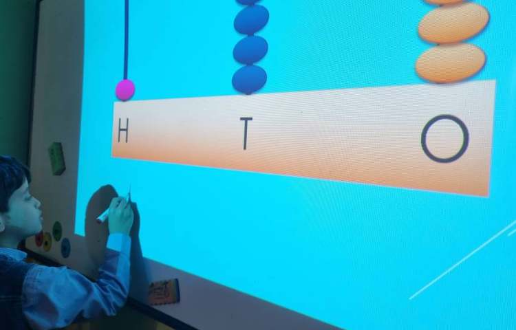 Math خواندن و ساخت اعداد با استفاده از چرتکه 2