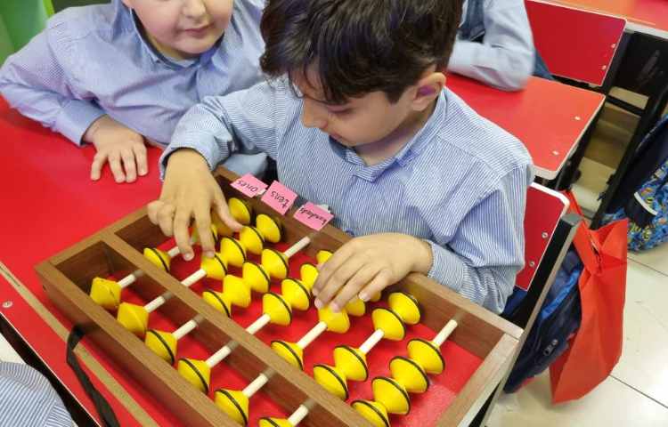 Math خواندن و ساخت اعداد با استفاده از چرتکه 5