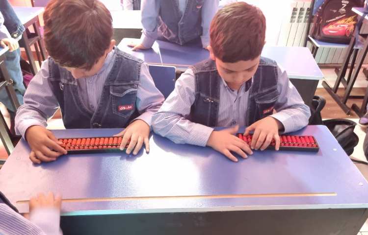 Math خواندن و ساخت اعداد با استفاده از چرتکه 6