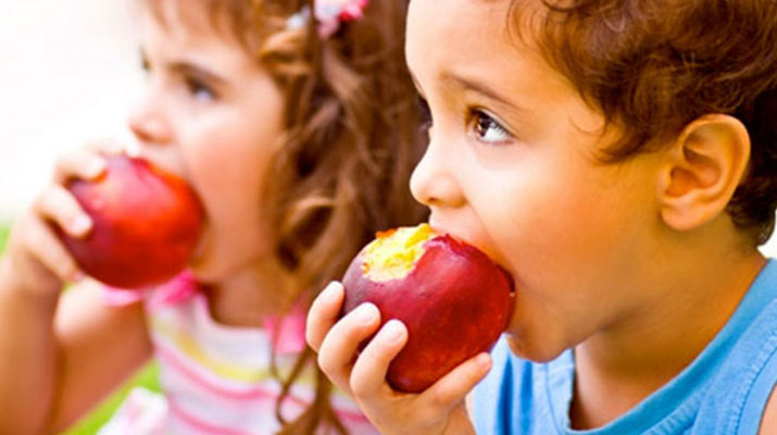 روزی یک سیب بخوریم