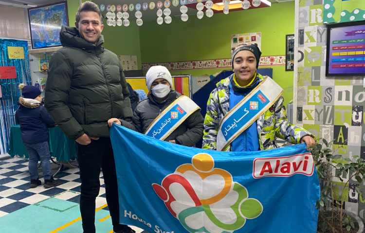 :خوشامدگویی به دانش آموزان و کادر مدرسه گروه آبی (طرح چهارخانه) 1