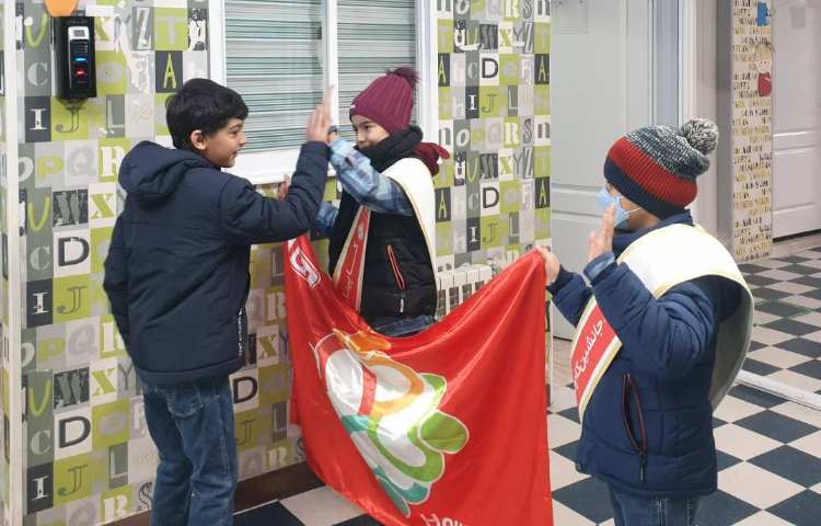 :خوشامدگویی به دانش اموزان و کادر مدرسه گروه قرمز (طرح چهارخانه) 3