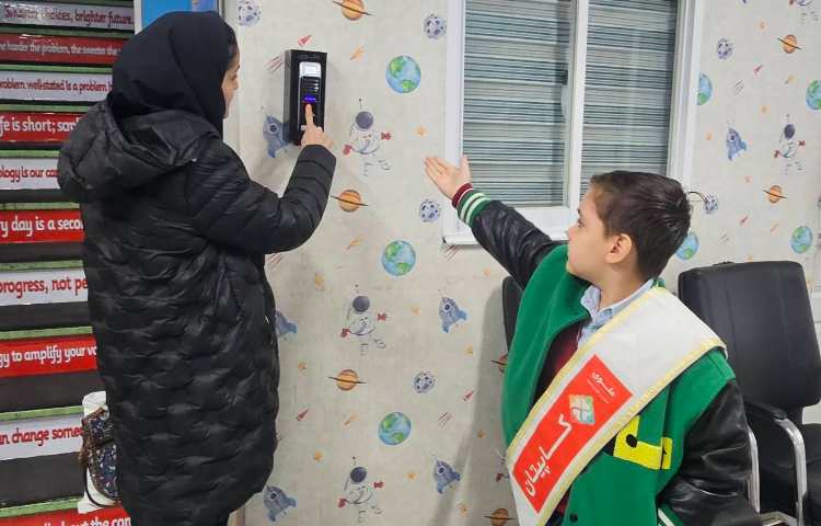 خوشامدگویی و استقبال از دانش آموزان گروه قرمز 2