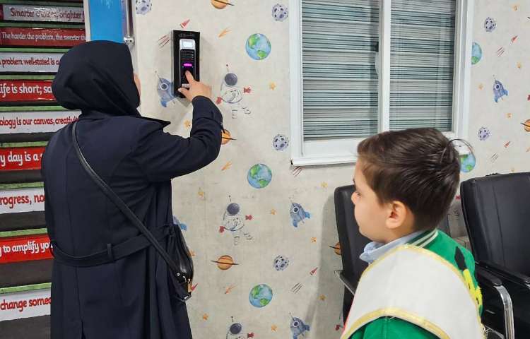 خوشامدگویی و استقبال از دانش آموزان گروه قرمز 3