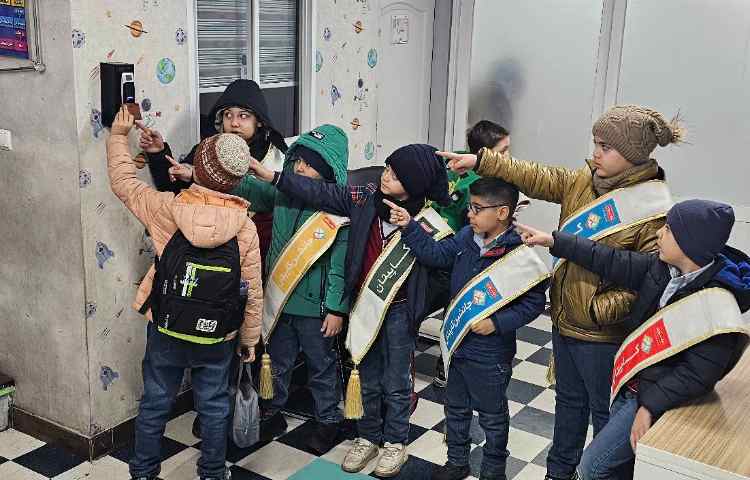 خوشامدگویی و صبحگاه چهار خانه