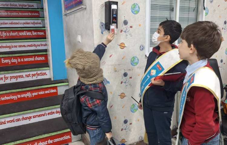 خوشامدگویی و صبحگاه گروه آبی 4