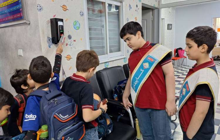 خوشامدگویی و صبحگاه گروه آبی 4