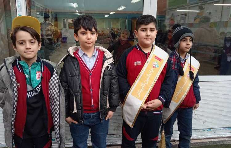 خوشامدگویی و صبحگاه گروه زرد طرح چهارخانه 5