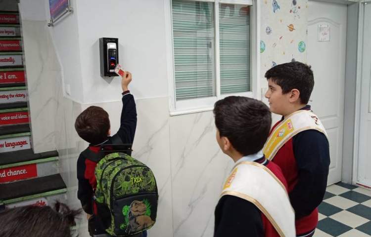 خوشامدگویی و صبحگاه گروه زرد 5