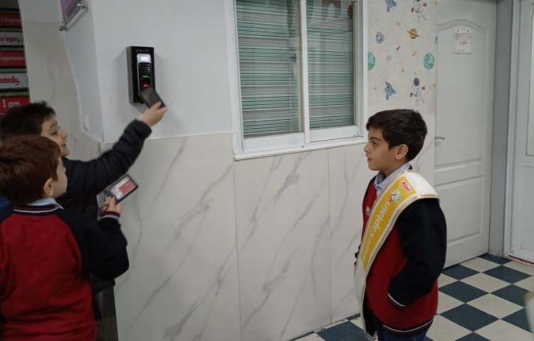 خوشامدگویی و صبحگاه گروه زرد 7