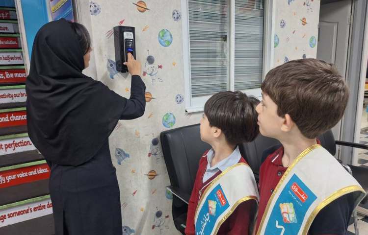 خوشامدگویی و صیحگاه گروه آبی 2