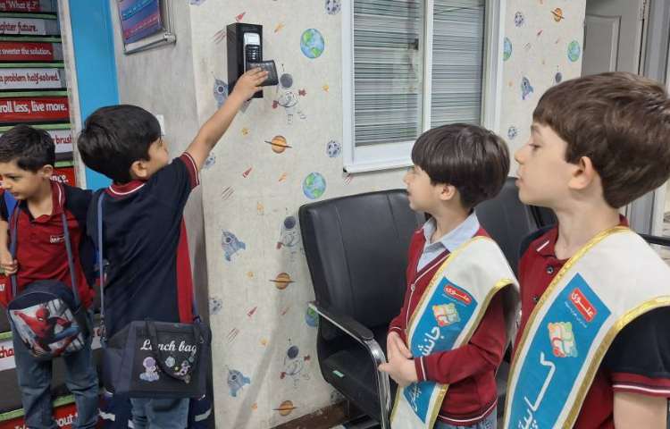 خوشامدگویی و صیحگاه گروه آبی 5