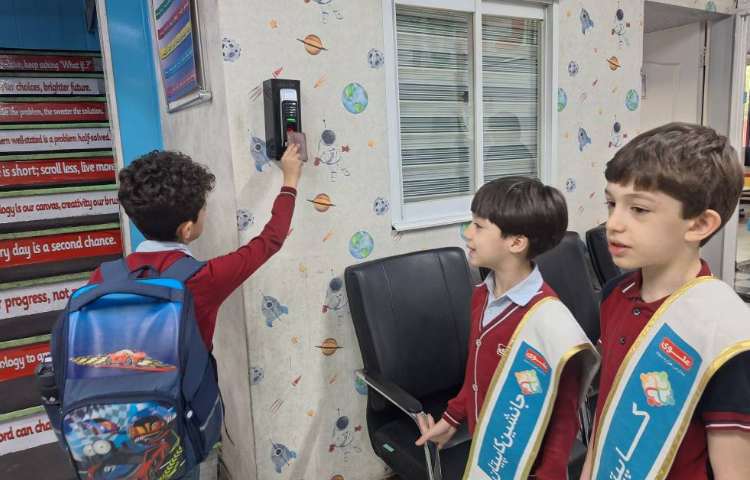 خوشامدگویی و صیحگاه گروه آبی 7