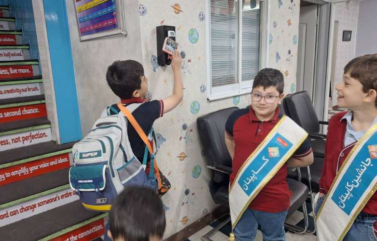 خوشامدگویی گروه آبی 4