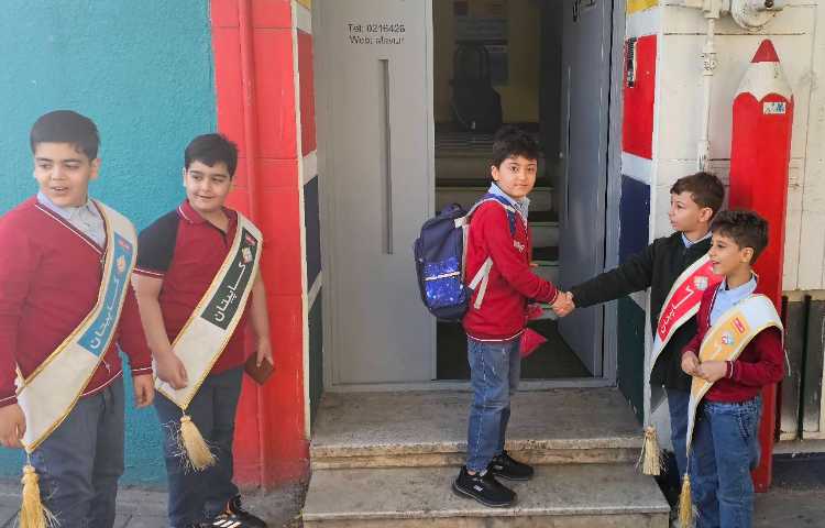 خوشامدگویی گویی و استقبال از دانش آموزان چهارخانه 3