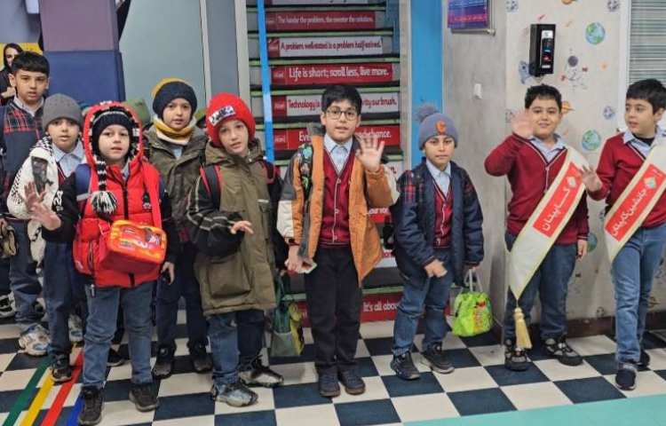 خوشامدگویی گویی و استقبال از دانش آموزان گروه قرمز 2