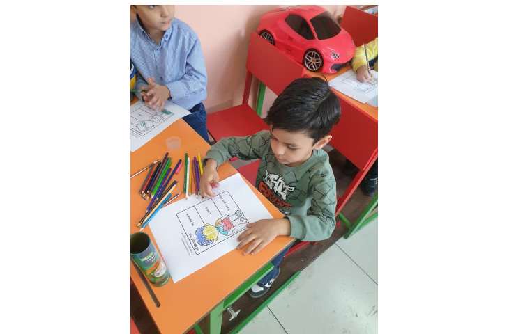 خوش آمدگویی به دانش آموزان، همراه با بازی do it 1