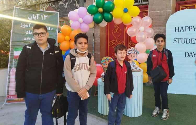 خوش آمدگویی مدیر مدرسه به دانش آموزان به مناسبت روز دانش آموز 26