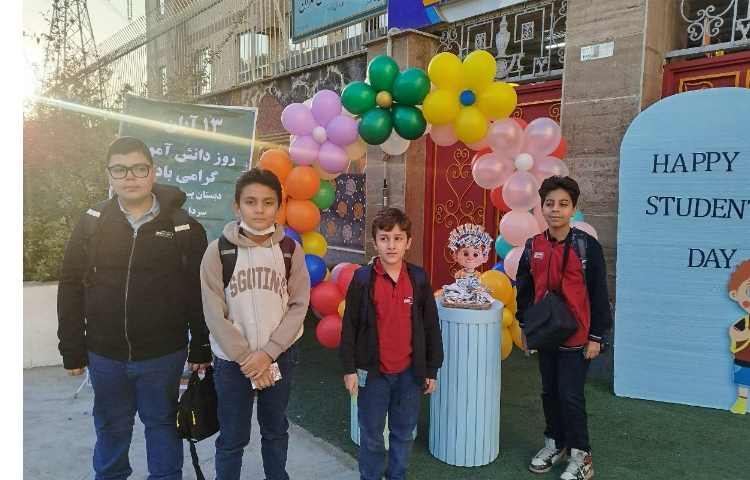 خوش آمدگویی مدیر مدرسه به دانش آموزان به مناسبت روز دانش آموز 33