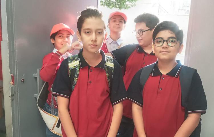 خوش آمدگویی گروه قرمز طرح چهارخانه 3