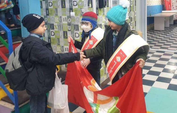 :خوش آمدگویی گروه قرمز طرح چهار خانه 3