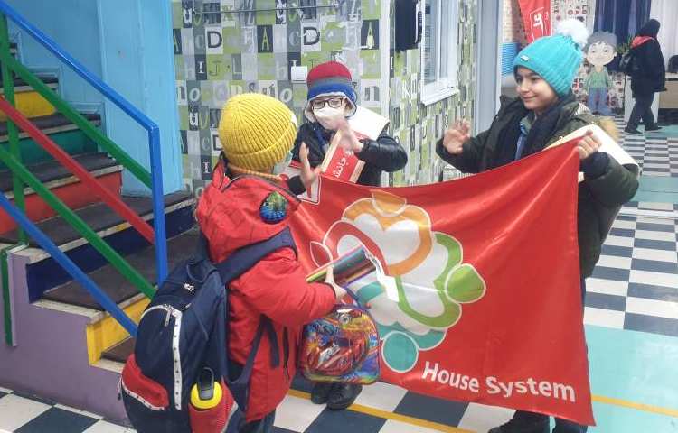 :خوش آمدگویی گروه قرمز طرح چهار خانه 4