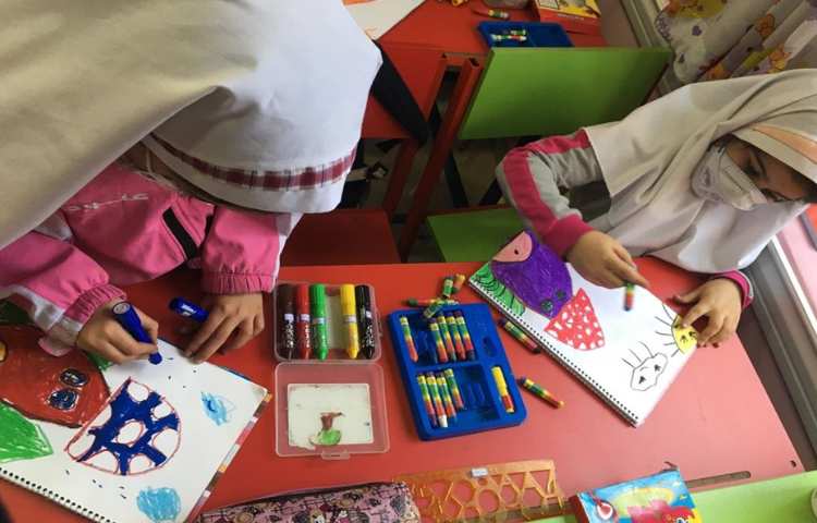 خونه قارچی،آموزش تنالیته رنگ سبز و شناخت سایه روشن 10