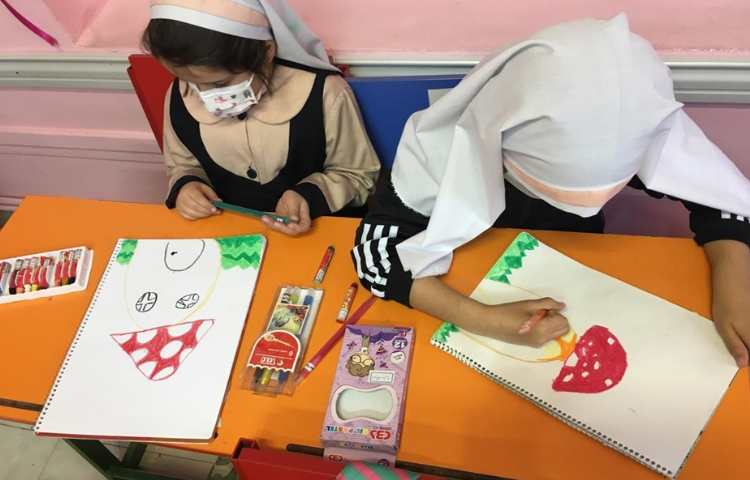 خونه قارچی،آموزش تنالیته رنگ سبز و شناخت سایه روشن 8