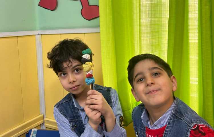 خ مثل خمیربازی