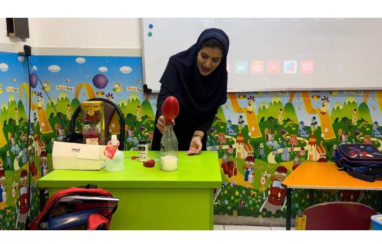 دانشمند کوچک:بادکردن بادکنک با سرکه و جوش‌شیرین 3