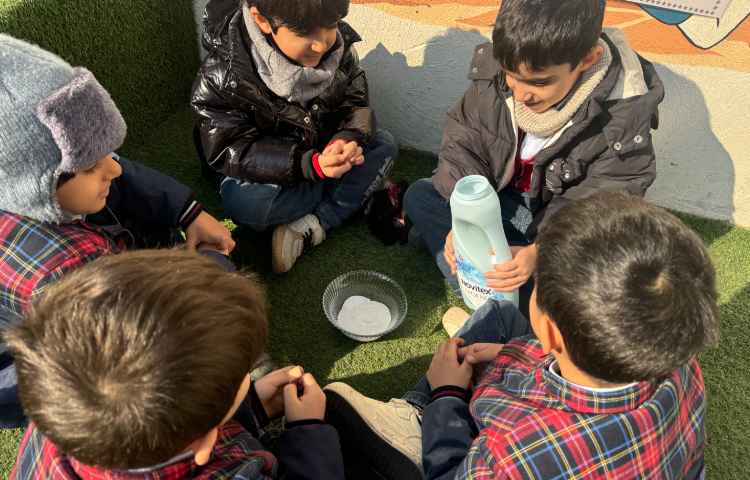 دانشمند کوچک:درست کردن برف مصنوعی 2