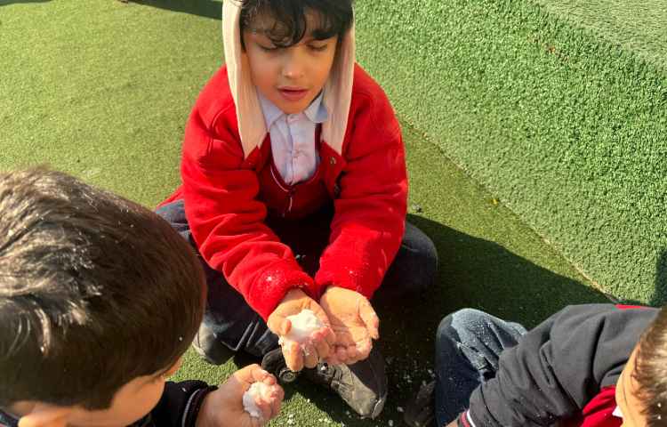 دانشمند کوچک:درست کردن برف مصنوعی 5