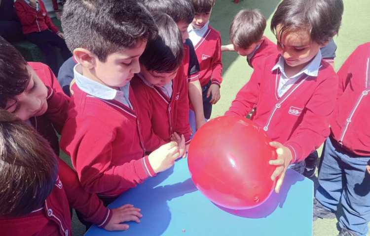 دانشمند کوچک (بادکنک و پونز) 6