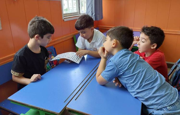 : دانشمند کوچک، بازی ماز جهت آشنایی با آهن‌ربا 1