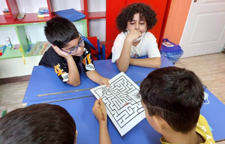 : دانشمند کوچک، بازی ماز جهت آشنایی با آهن‌ربا