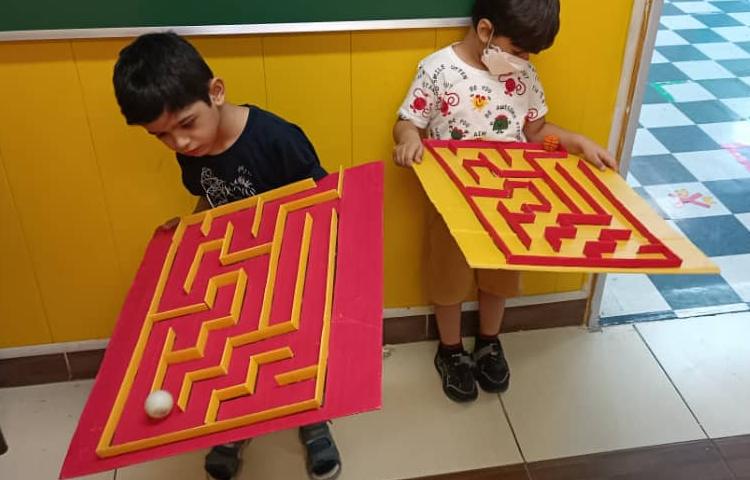 :دانشمند کوچک، بازی ماز و توپ، کلاس بادبادک 8