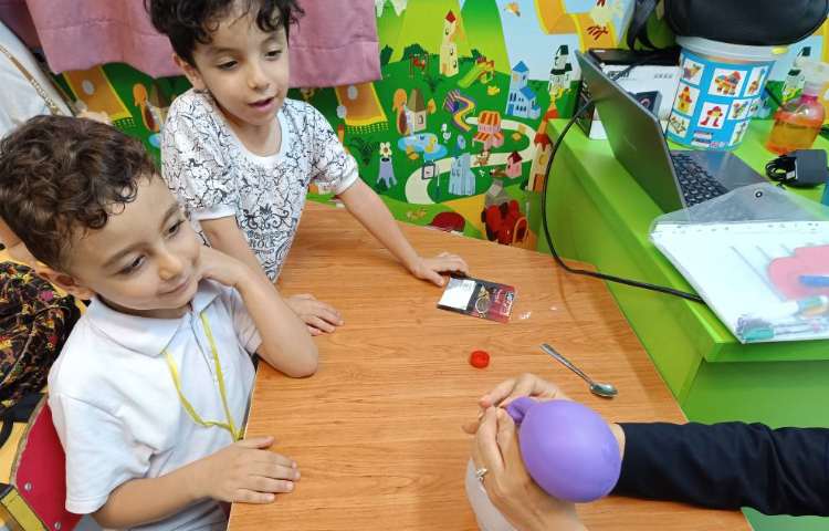 دانشمند کوچک مبحث : باد‌کردن بادکنک بوسیله‌ی جوش‌شیرین 3