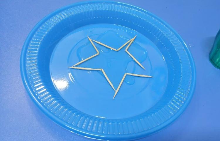 دانشمند کوچک 0