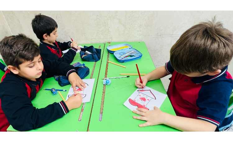 دانش آموزان به مناسبت یادگیری کلمه ی ( بابا ) برای پدران خود کاردستی درست کردند 5