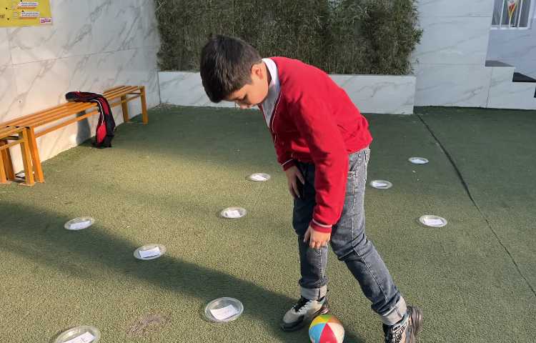 دانش آموزان درحال تمرین blending