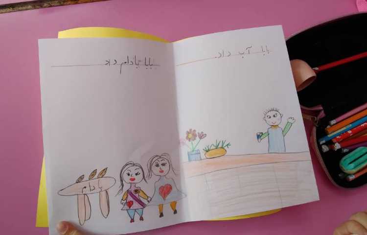 دانش آموزان در حال آماده سازی کتاب به مناسبت هفته کتاب 10