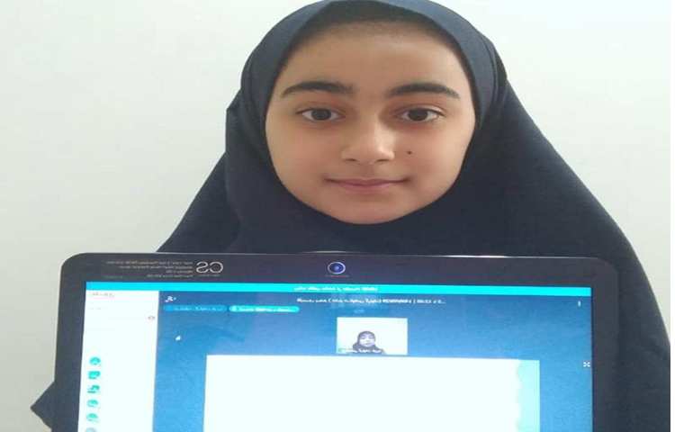دانش آموزان در کلاس آنلاین فارسی 5