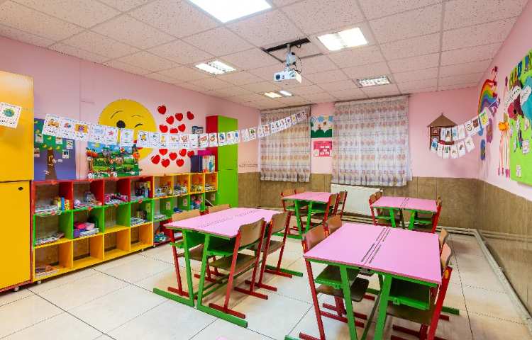 کلاس دبستان دخترانه آریاشهر منطقه 5 تهران