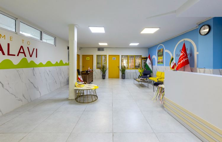 سالن ورودی دبستان دخترانه خیابان چهارم تهران