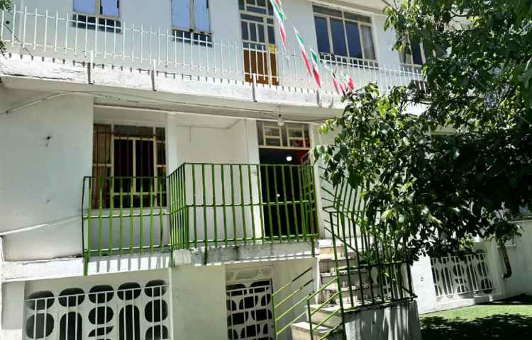 حیاط دبستان دخترانه فرشتگان یاسوج