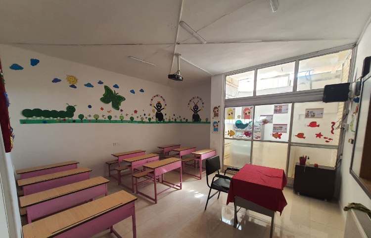 کلاس دبستان دخترانه متفکران شاهین شهر