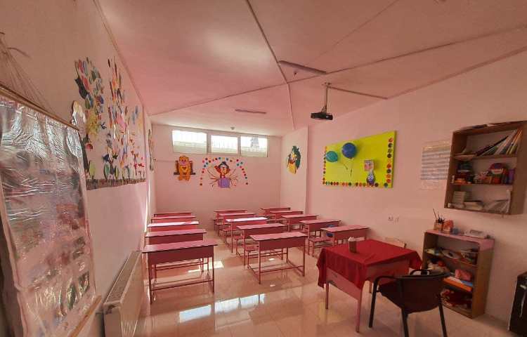 کلاس دبستان دخترانه متفکران شاهین شهر