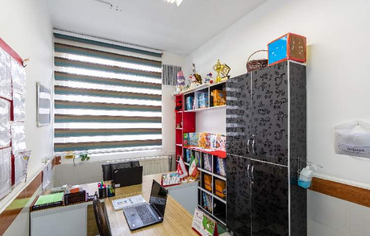 اتاق مشاور دبستان دخترانه منطقه 11 تهران - منیریه